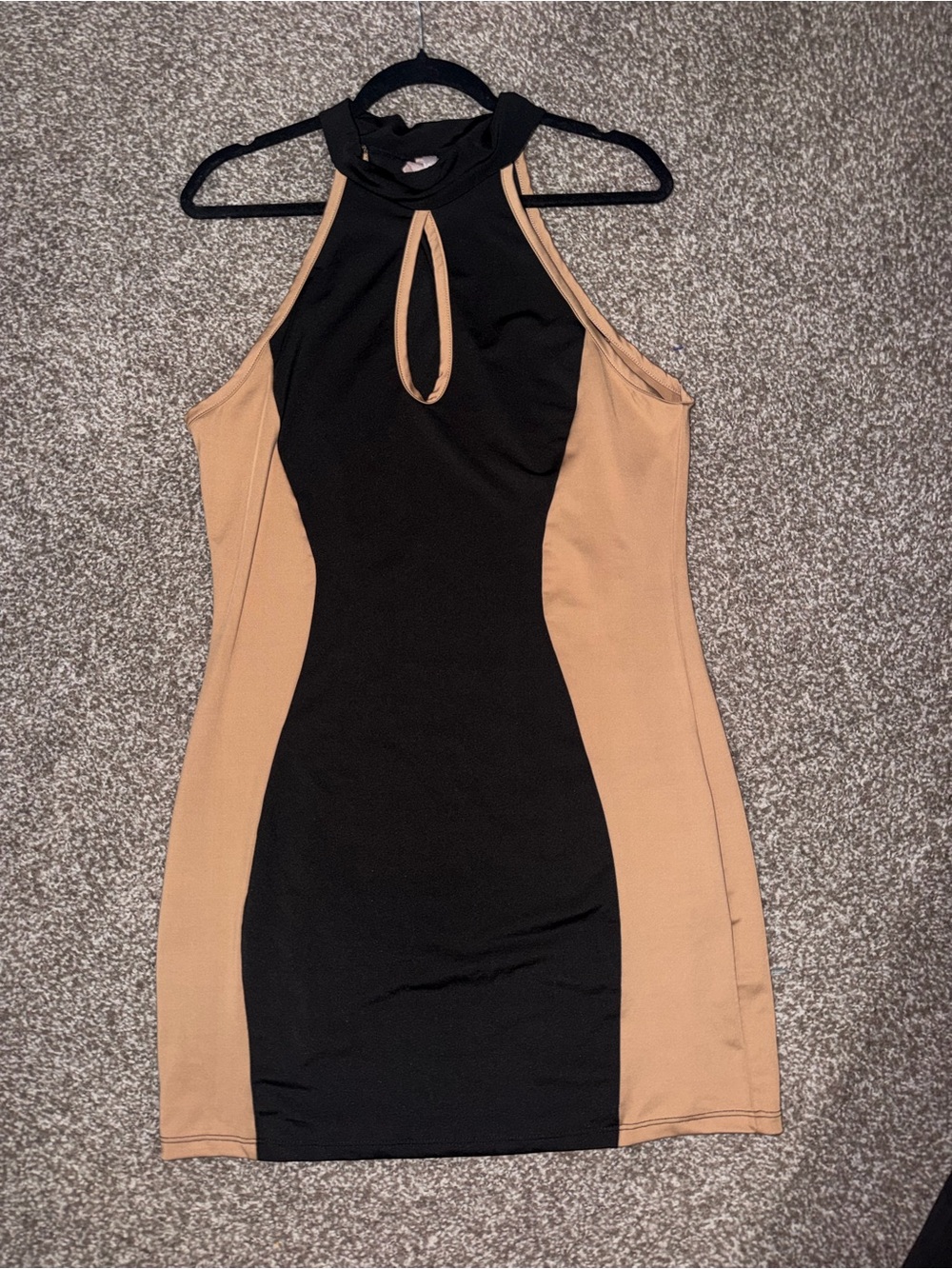 Sleeveless Black and Tan Keyhole Bodycon Dress